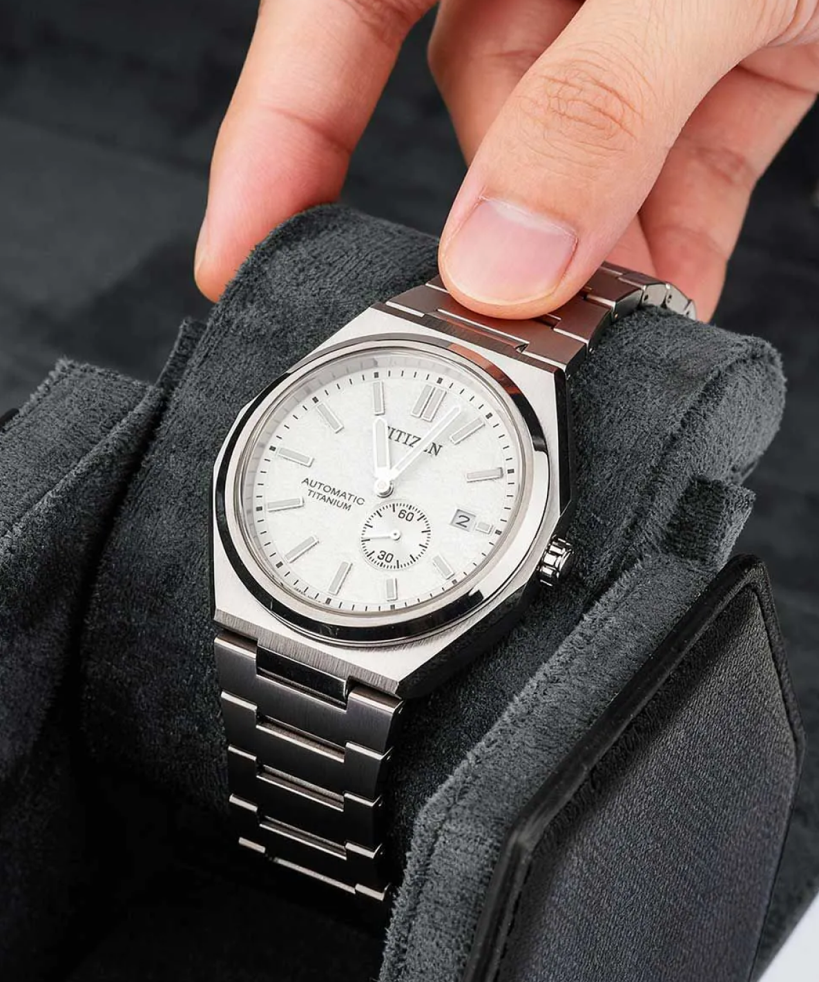 Klockrulle för 3 klockor i svart konstläder